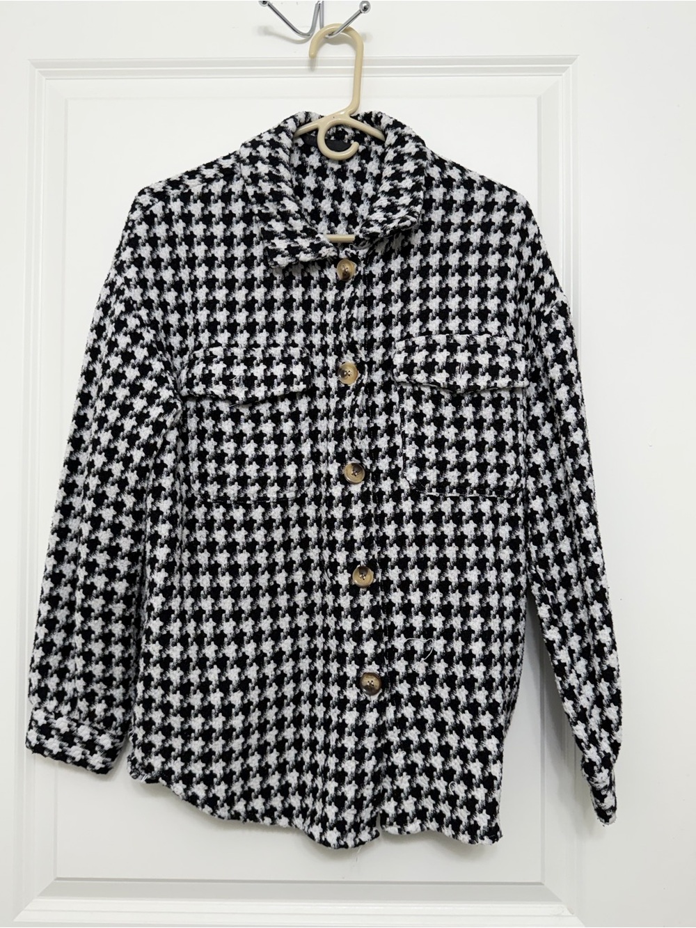 Black & White Houndstooth Button-Up Jacket